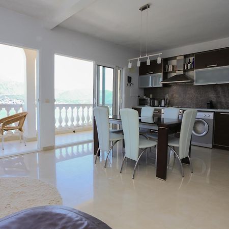 Mountain Bay Views Apartments ニーヴィツェ エクステリア 写真