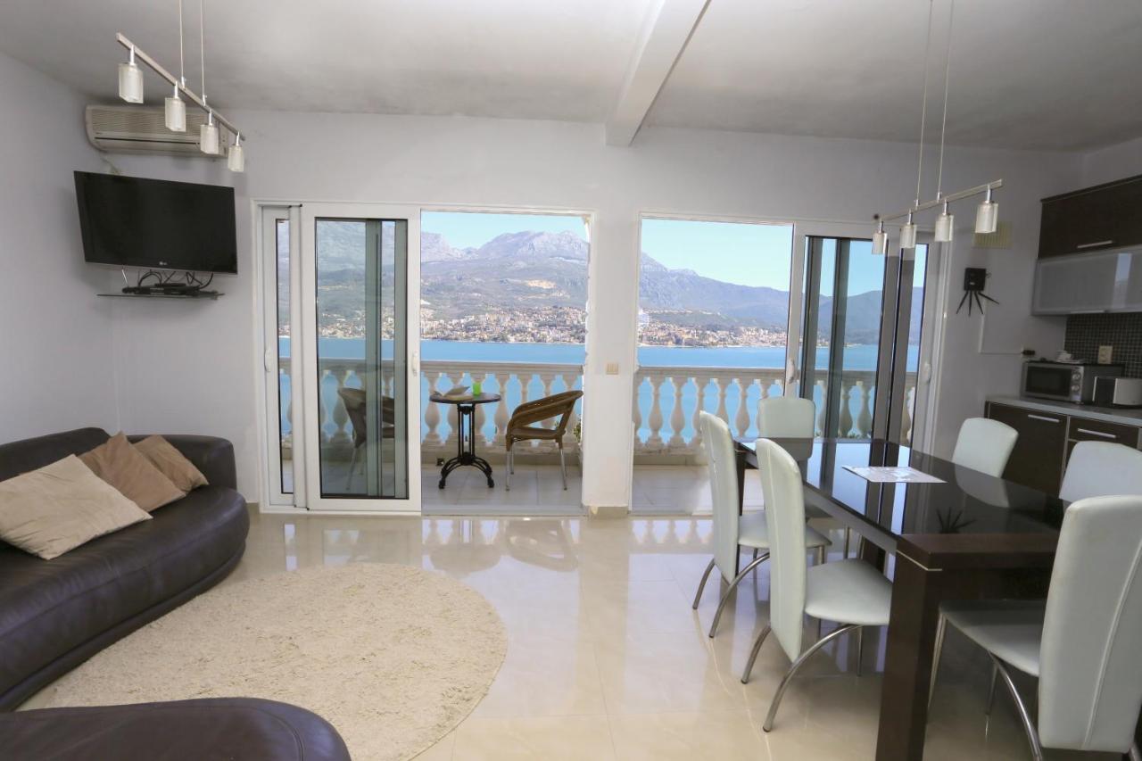 Mountain Bay Views Apartments ニーヴィツェ エクステリア 写真