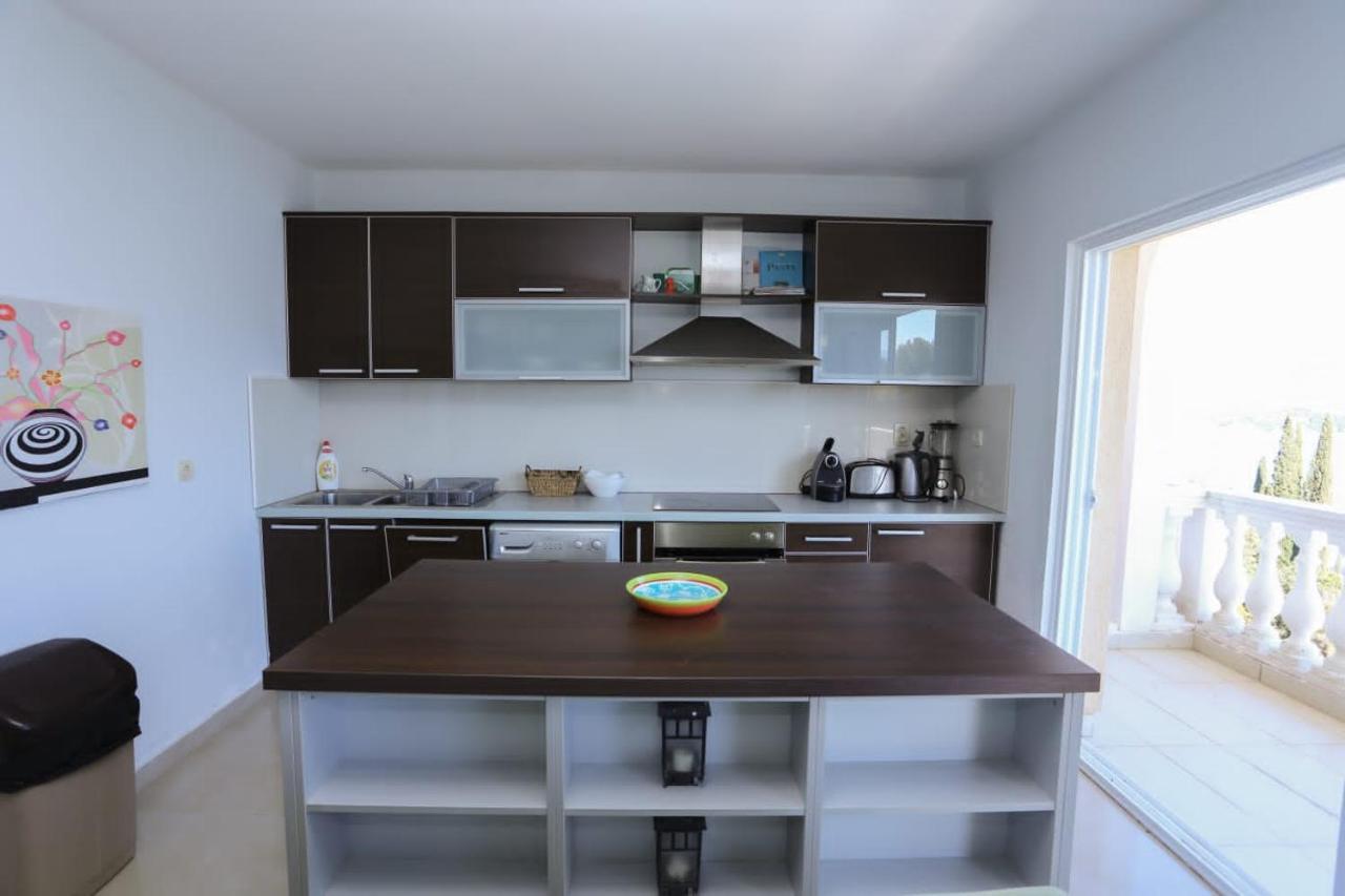 Mountain Bay Views Apartments ニーヴィツェ エクステリア 写真