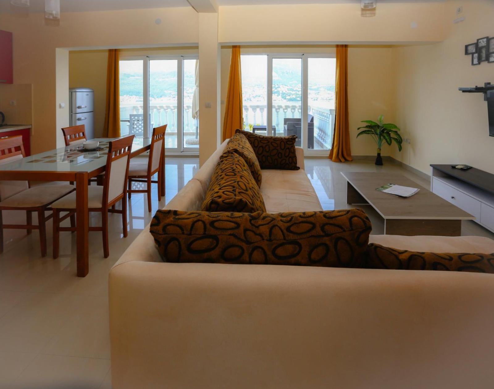 Mountain Bay Views Apartments ニーヴィツェ エクステリア 写真
