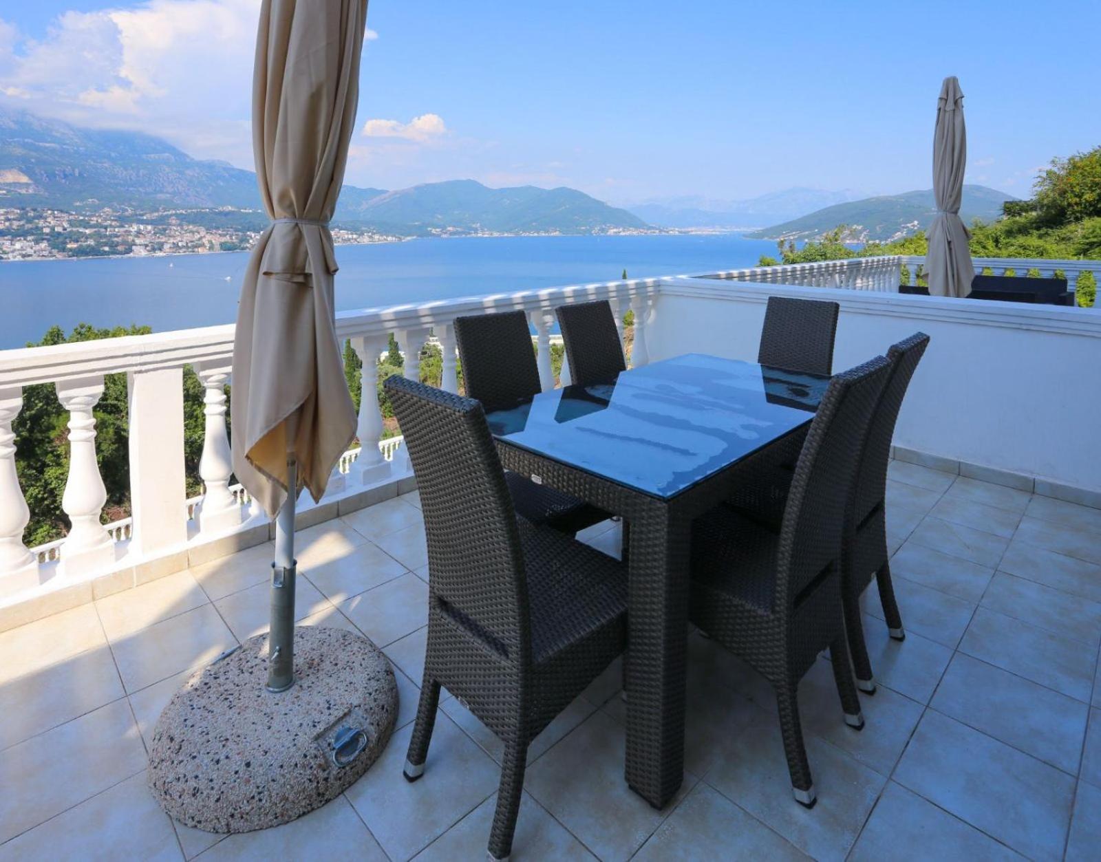 Mountain Bay Views Apartments ニーヴィツェ エクステリア 写真