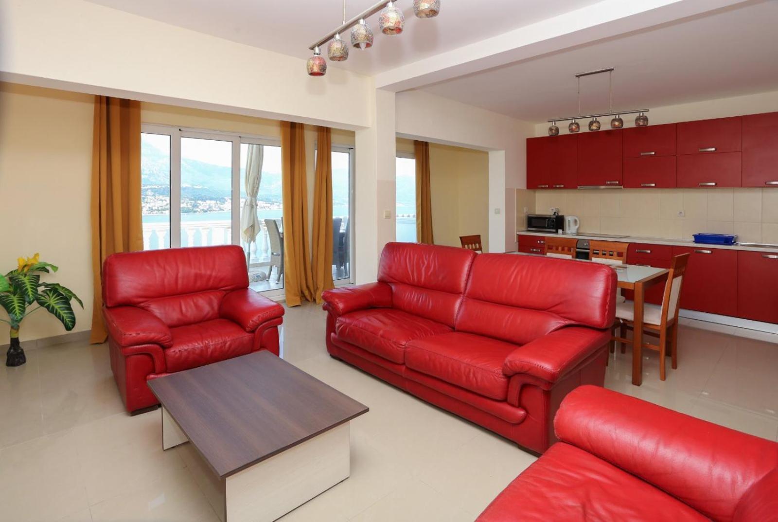 Mountain Bay Views Apartments ニーヴィツェ エクステリア 写真